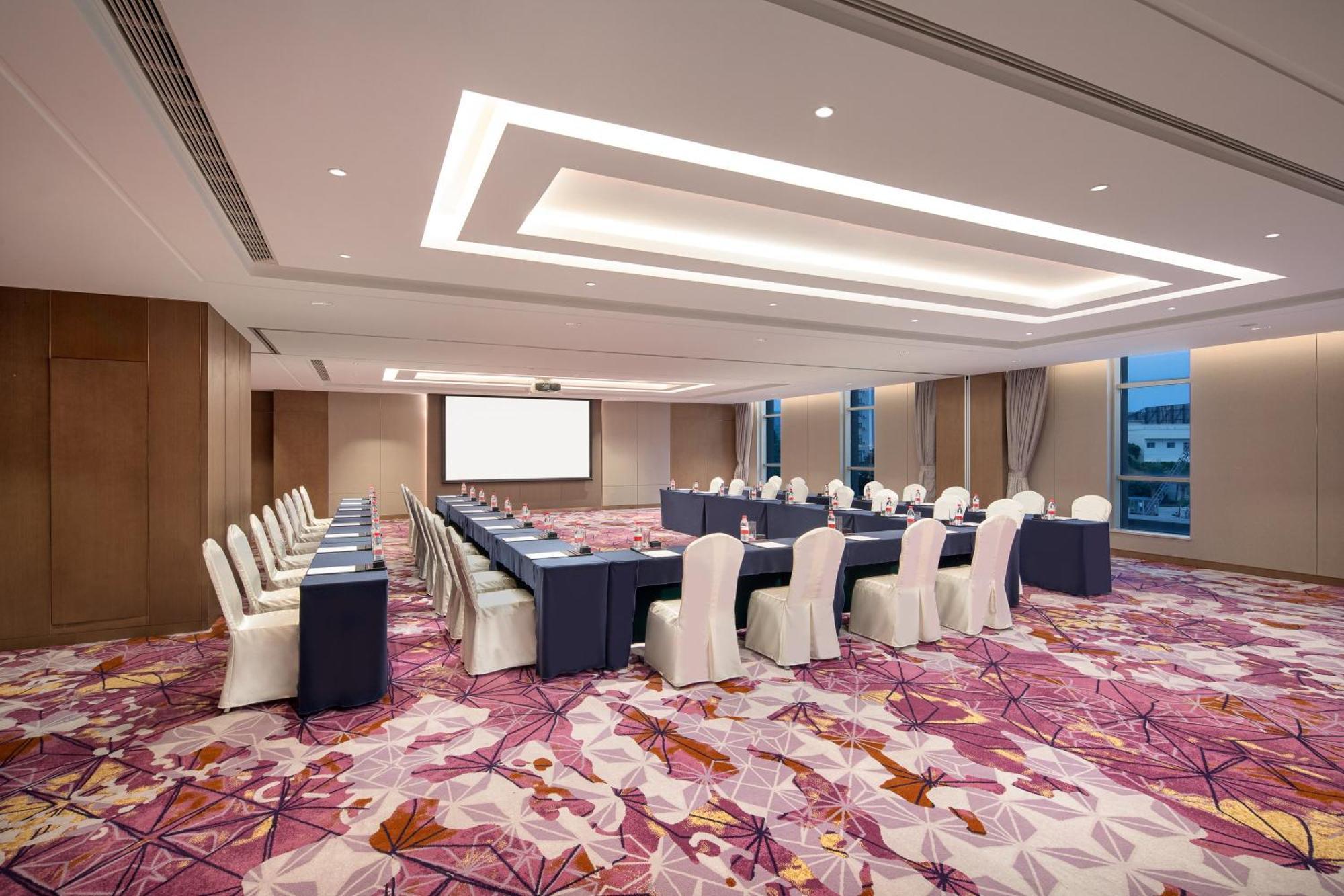 Crowne Plaza Beihai Silver Beach, an IHG Hotel Exterior foto