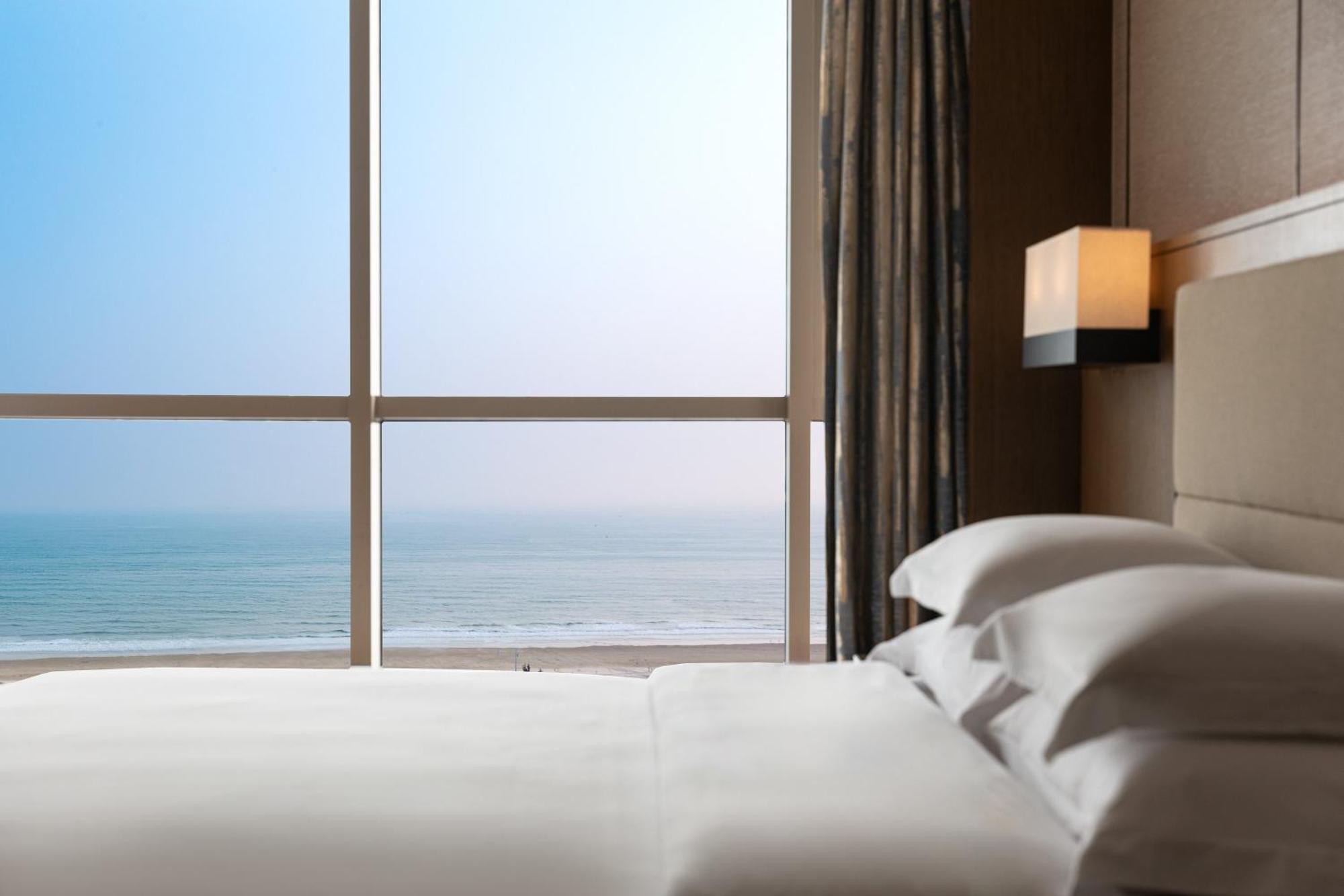 Crowne Plaza Beihai Silver Beach, an IHG Hotel Exterior foto