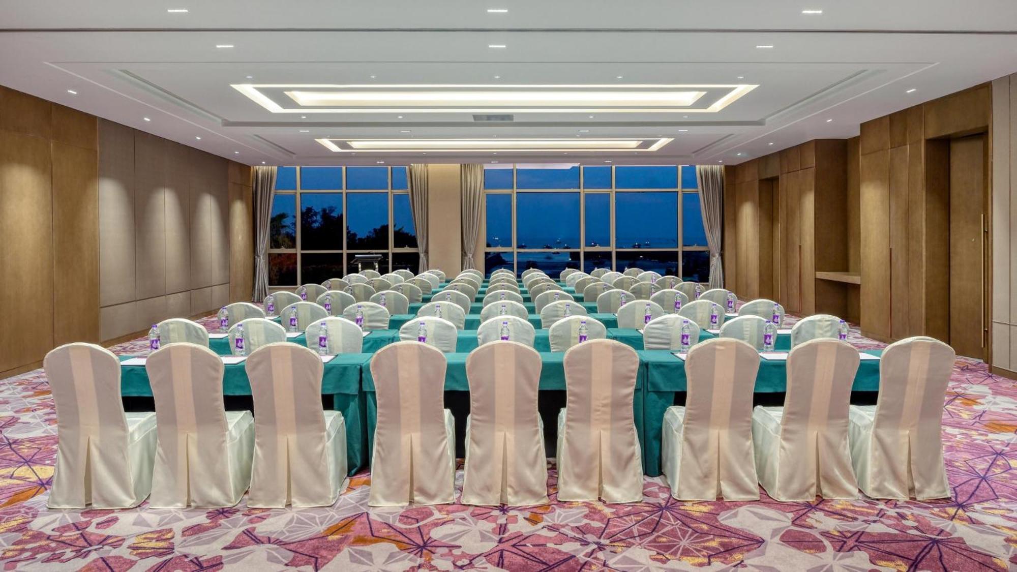 Crowne Plaza Beihai Silver Beach, an IHG Hotel Exterior foto